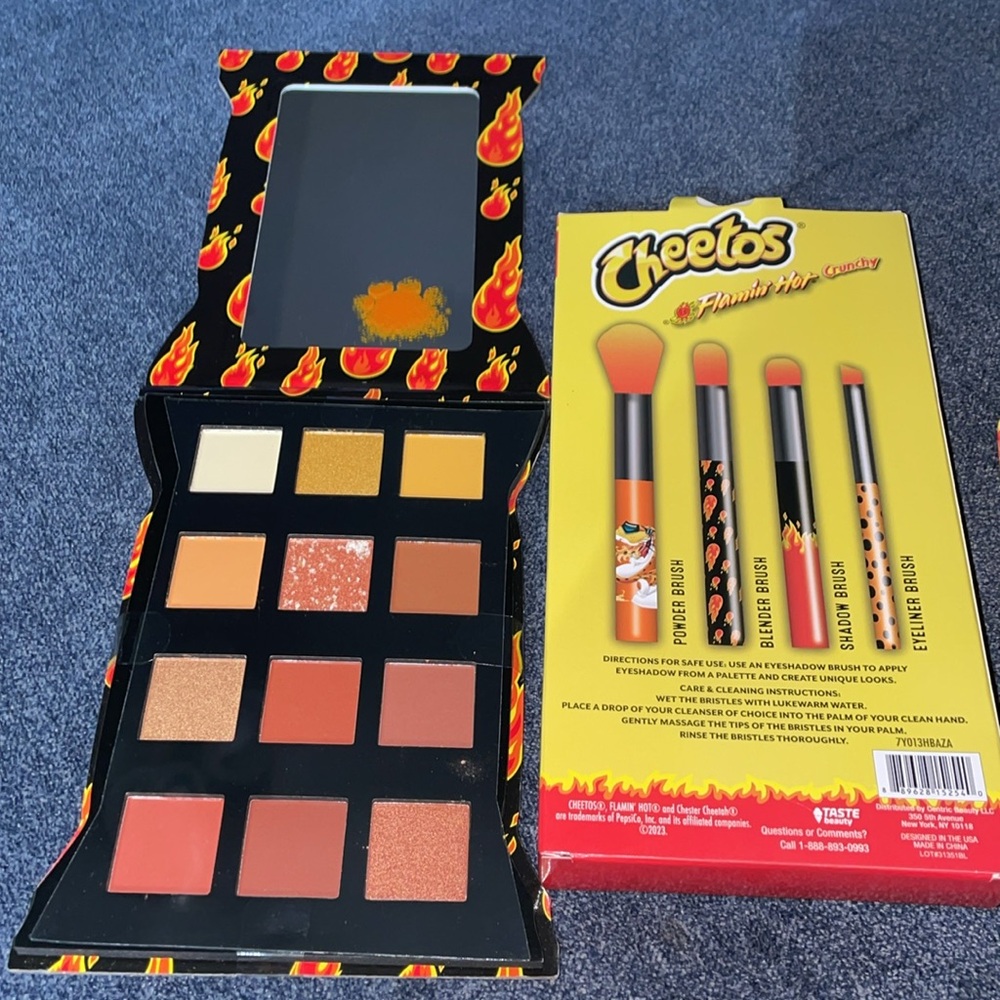 Makeup set - Picture 5 of 7